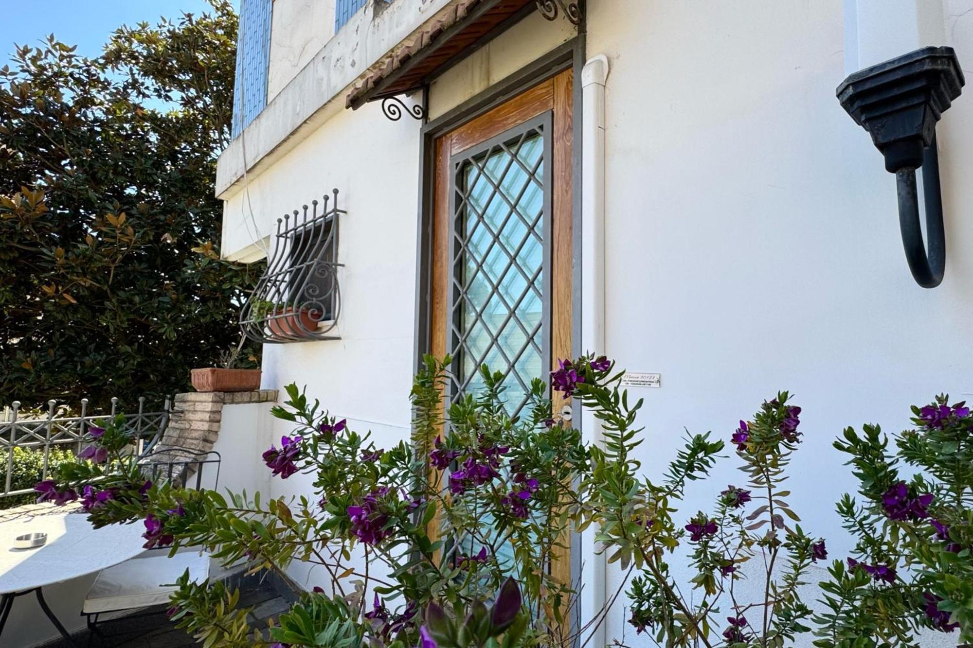 Bed & Breakfast Guestsuite Maison 80123